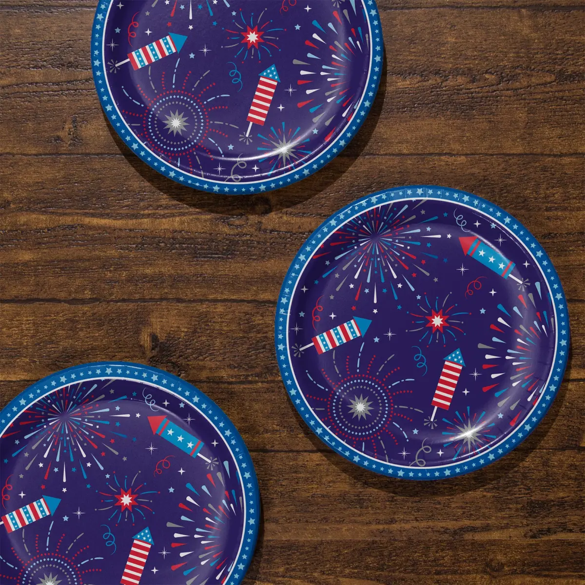 Berkley Jensen Patriotic 10 Paper Plates, 80 ct. - Image 2