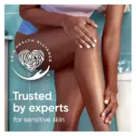 Venus MoistureGlide Women's Razor, 5 Blade, Handle + 10 Cartridges - Image 3